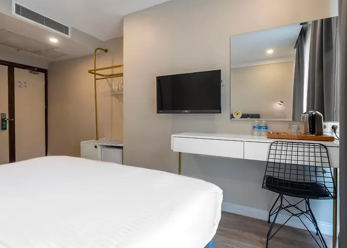 Actuel Life - Special Class Frühstückspension 3*